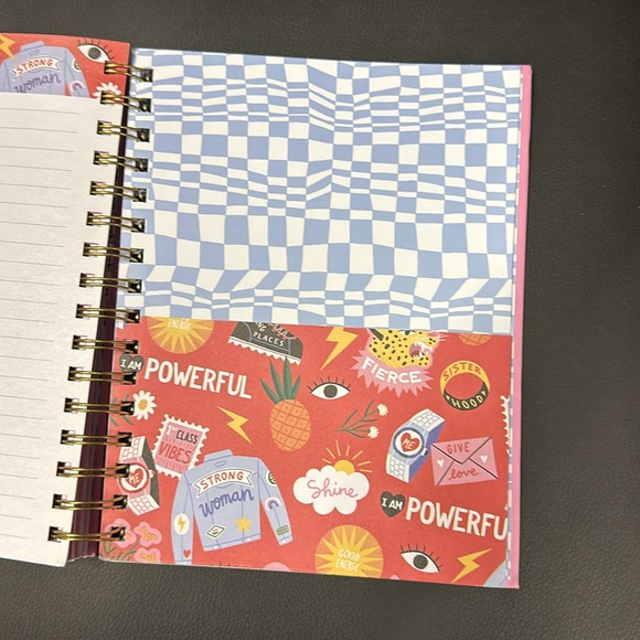 Brand new Ruby Taylor Portico design Planner 2024 - Picture 6 of 7